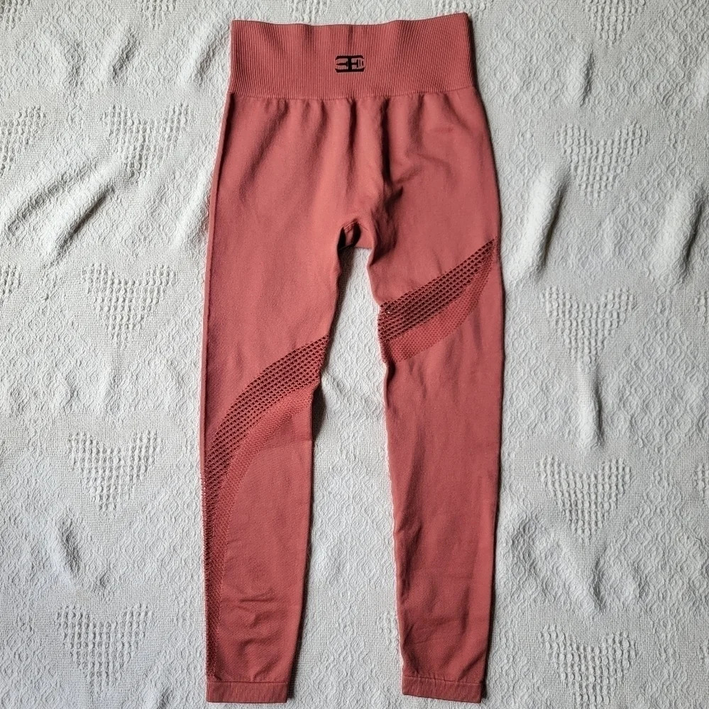 MOTUS SEAMLESS LEGGINGS HIGH WAIST – TERRA ROSE - Picture 4 of 12